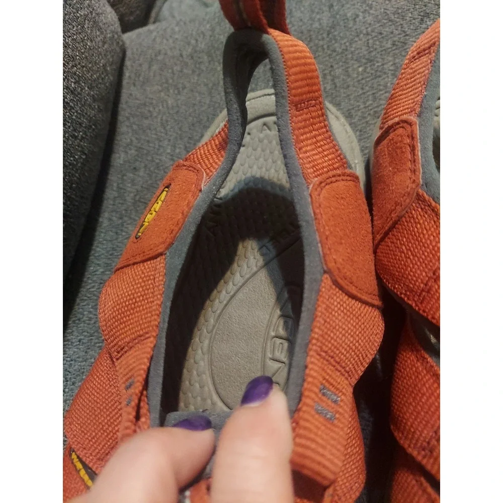 KEEN Newport H2 Sandals Mens 10 Burnt Orange Closed Toe Fisherman Water Shoes